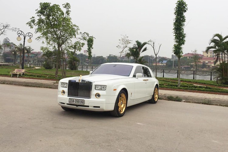 Dai gia ban Rolls-Royce bien so tu quy 9 ma vang voi gia 12 ty