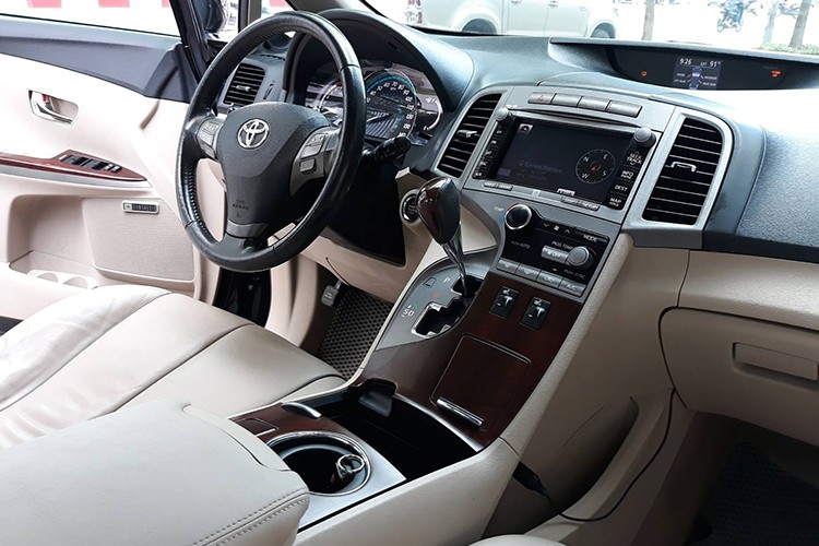 Xe sang Toyota Venza chi hon 600 trieu dongi tai Binh Duong-Hinh-5