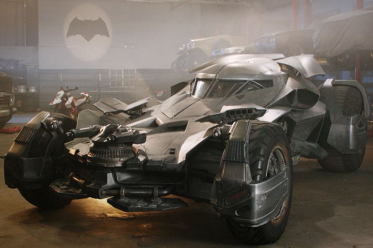 Can canh sieu xe Batmobile chong dan gan 20 ty dong-Hinh-7