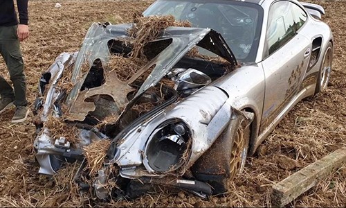 Porsche 911 gan 1.800 ma luc bi tai nan o toc do 145km/h-Hinh-2