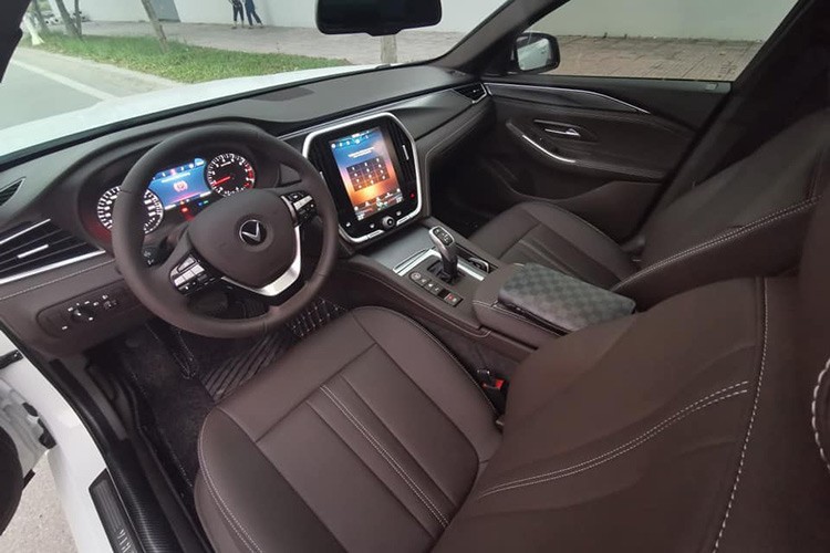 Vinfast Lux A2.0 sedan cũ đầu tiên được rao bán hơn 1 tỷ đồng - Hình 6 Vinfast Lux A2.0 sedan cu dau tien duoc rao ban hon 1 ty dong-Hinh-6