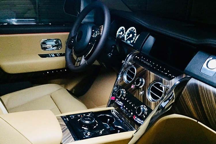 Rolls-Royce Cullinan lên sàn xe cũ chỉ hơn 17 tỷ ở Hà Nội - Hình 6 Rolls-Royce Cullinan len san xe cu chi hon 17 ty o Ha Noi-Hinh-6