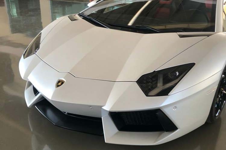 Cuc chat hinh anh sieu xe Lamborghini Aventador chao ban hon 7 ty-Hinh-8