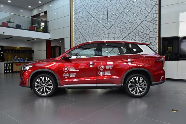 Chiêm ngưỡng 'xe Tàu' BYD 7 chỗ dưới 600 triệu tại Việt Nam - Hình 3 Chiem nguong 'xe Tau' BYD 7 cho duoi 600 trieu tai Viet Nam-Hinh-3
