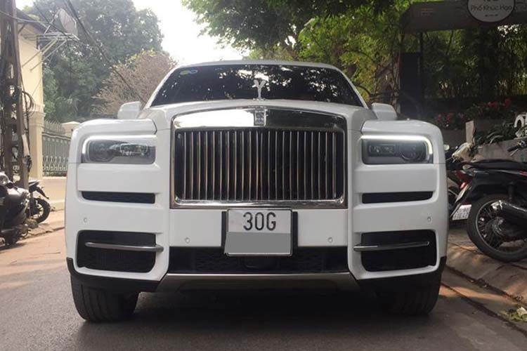 Dep my man Rolls-Royce Cullinan hon 40 ty lap logo phat sang-Hinh-3