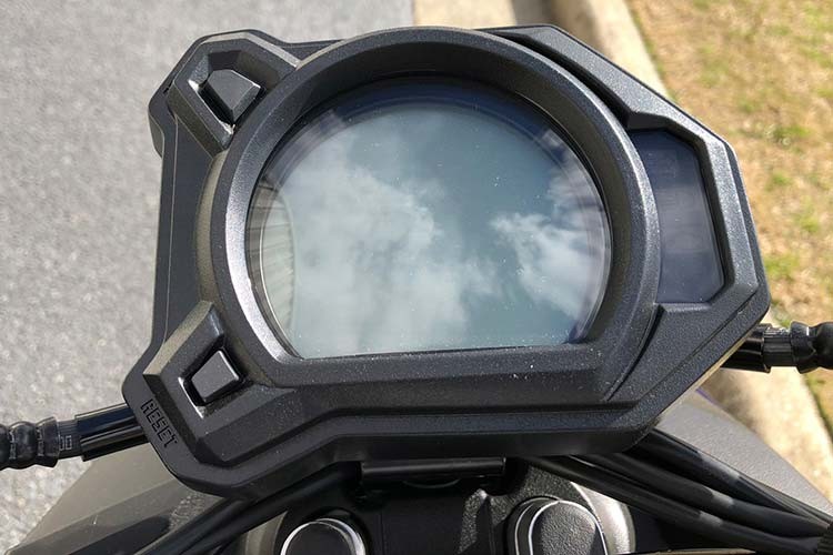 Yamaha Zuma 125 2020 hơn 80 triệu đồng có gì thu hút? - Hình 4 Yamaha Zuma 125 2020 hon 80 trieu dong co gi thu hut?-Hinh-4