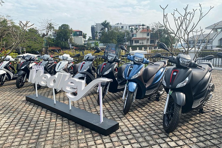 Piaggio Medley 2020 'đấu' Honda SH, có gì lợi thế? - Hình 2 Piaggio Medley 2020 'dau' Honda SH, co gi loi the?-Hinh-2