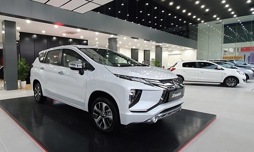 Ly do Toyota Innova bi Mitsubishi Xpander “de bep