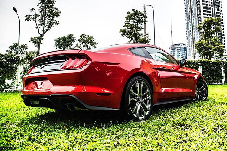 Cận cảnh Ford Mustang 2020 đặc biệt giá hơn 2,3 tỷ - Hình 2 Can canh Ford Mustang 2020 dac biet gia hon 2,3 ty-Hinh-2