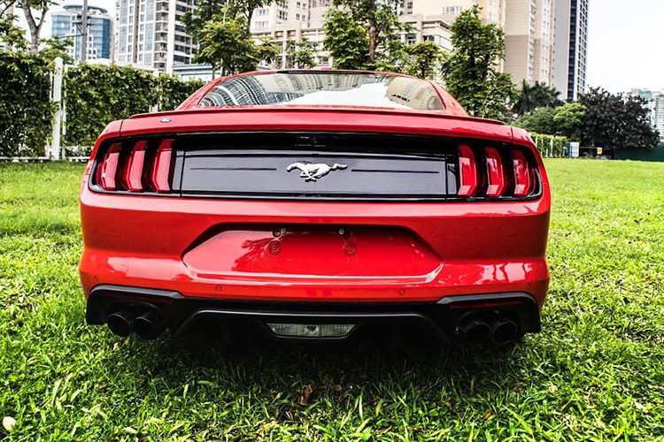 Cận cảnh Ford Mustang 2020 đặc biệt giá hơn 2,3 tỷ - Hình 4 Can canh Ford Mustang 2020 dac biet gia hon 2,3 ty-Hinh-4