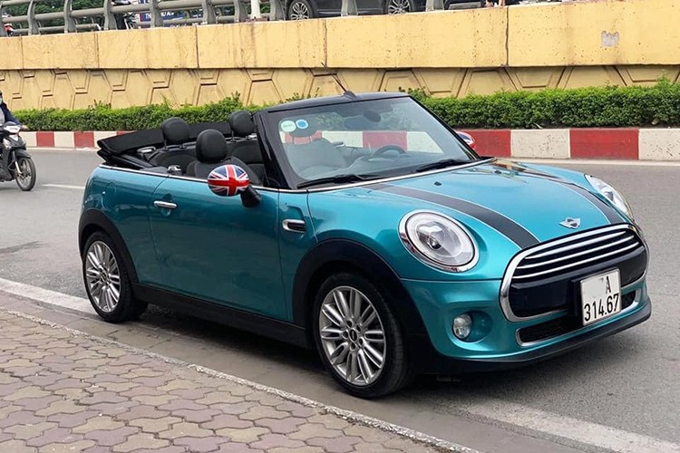 Xe MINI Cooper dung 4 nam lo chi 500 trieu dong