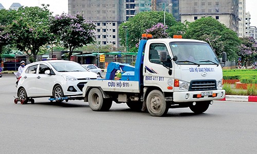 Oto hong doc duong thien ly, can goi hang cuu ho loai nao?