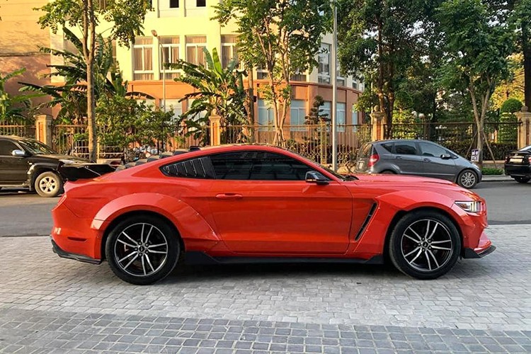 Dân chơi Bắc Giang rao bán Ford Mustang hơn 1 tỷ đồng - Hình 2 Dan choi Bac Giang rao ban Ford Mustang hon 1 ty dong-Hinh-2