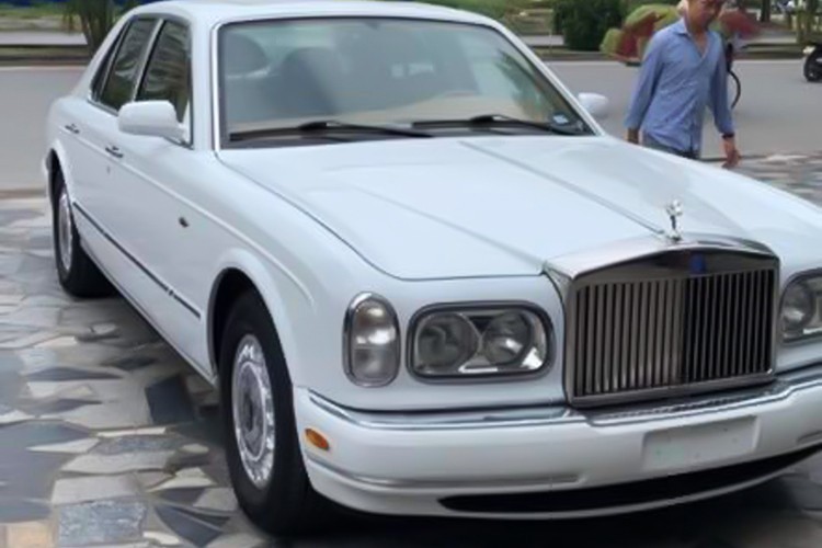 Rolls-Royce Silver Seraph hang hiem hon 7 ty o Sai Gon