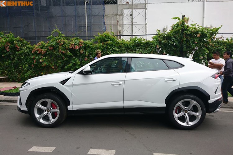 Dai gia Minh nhua quyet dinh ban sieu SUV Lamborghini Urus gia hon 20 ty-Hinh-4