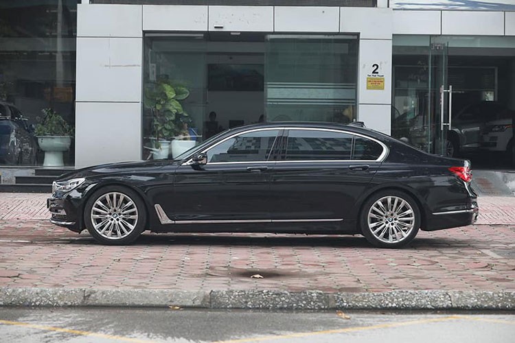 Chay 4 nam, BMW 730Li tai Viet Nam giam toi 2 ty dong-Hinh-2