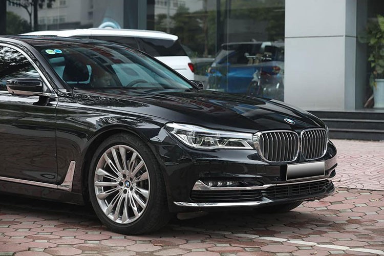 Chay 4 nam, BMW 730Li tai Viet Nam giam toi 2 ty dong-Hinh-3