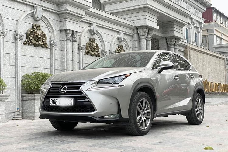 Chu nhan tai Ha Noi ban Lexus NX200T “bien VIP” gia gan 2 ty