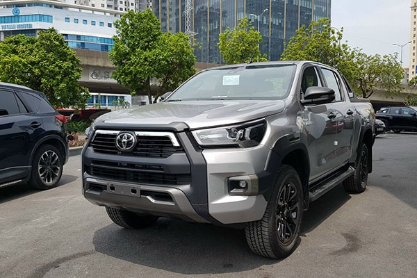 Gan 2.000 chiec Toyota Hilux bi trieu hoi do loi phanh