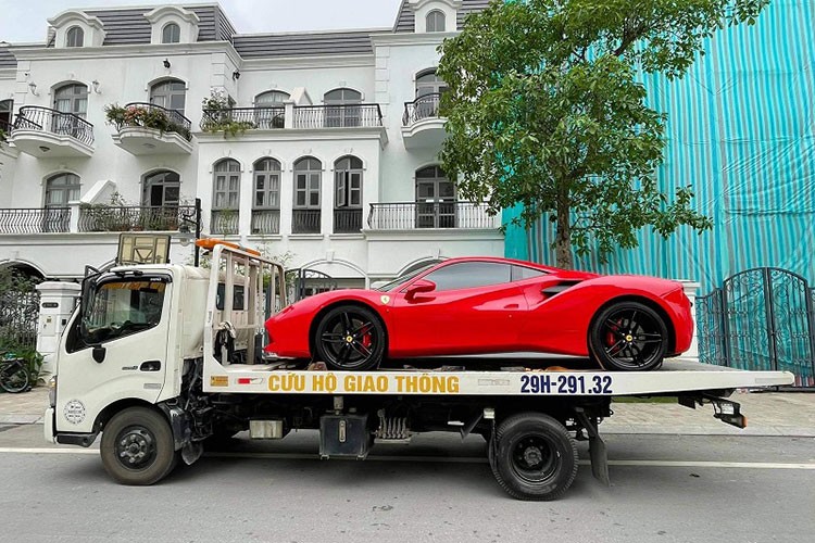 Ca si Tuan Hung ban sieu ngua Ferrari 488 GTB sau 4 nam gan bo-Hinh-2