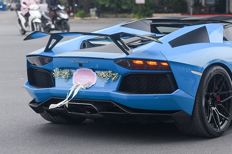 Dai gia Hai Phong lai Lamborghini keo dan Kia Cerato ruoc dau-Hinh-3