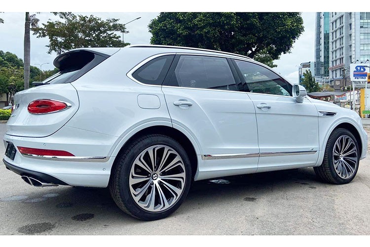 Dai gia Phan Thanh tau Bentley Bentayga 17 ty-Hinh-2