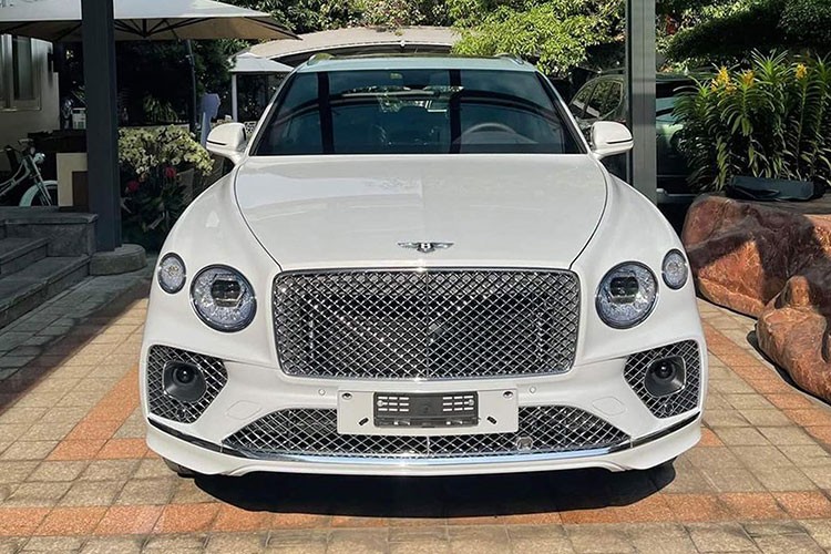 Dai gia Phan Thanh tau Bentley Bentayga 17 ty-Hinh-3