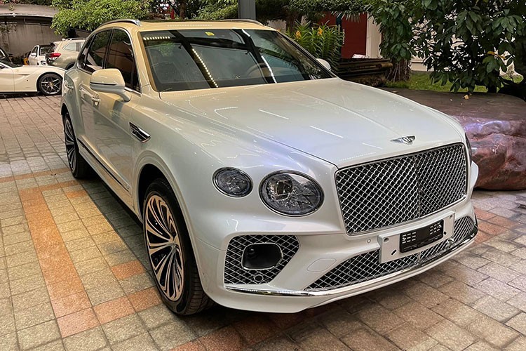 Dai gia Phan Thanh tau Bentley Bentayga 17 ty