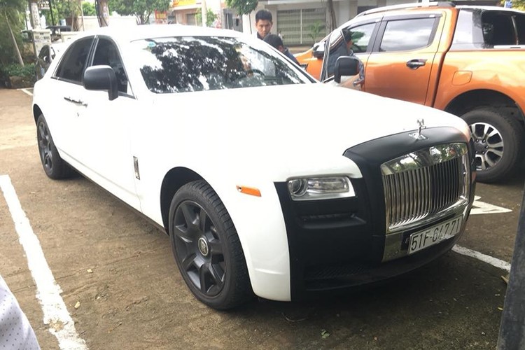 Dai gia Dang Le Nguyen Vu 'bo quen' Rolls-Royce tien ty o Ha Noi-Hinh-2