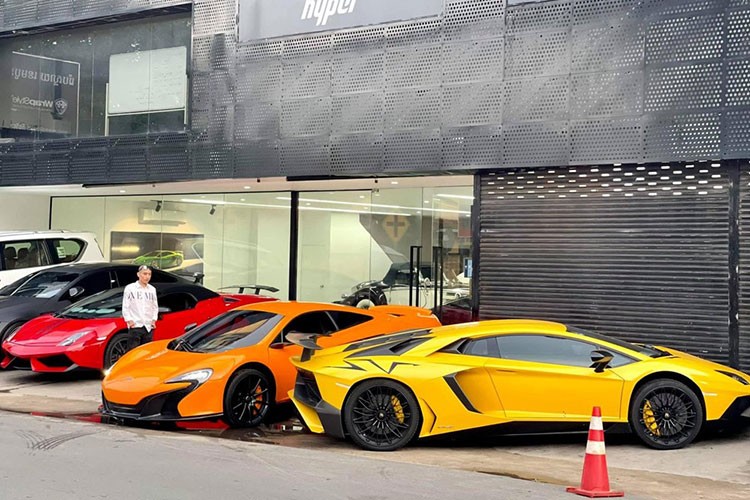 Dai gia TP HCM chi tien ty tau McLaren 650S va Audi R8 can ngay Tet