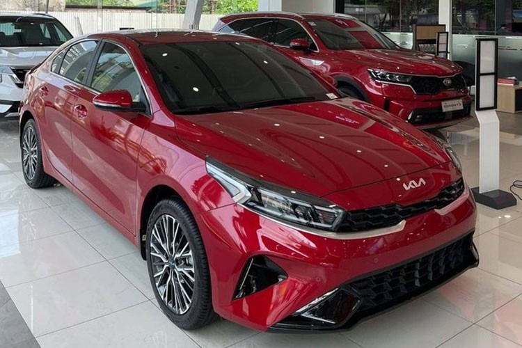 Kia K3 va Seltos dong loat tang gia tai Viet Nam