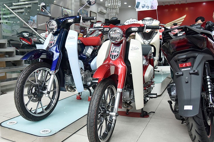 Gia xe Honda Super Cub len toi 200 trieu tai Viet Nam-Hinh-2