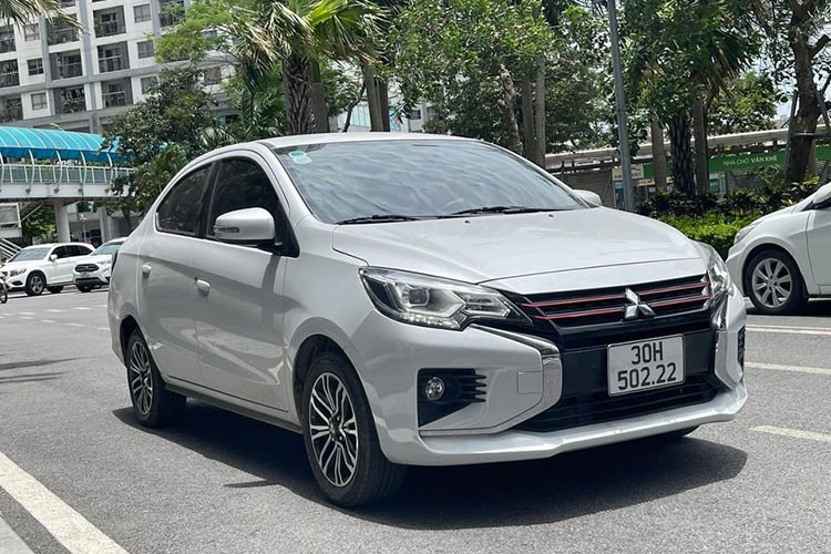 Can canh Mitsubishi Attrage bien so dep gia chi 459 trieu tai Ha Noi