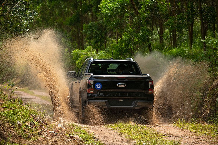 Ngam Ford Ranger 2023 tro lai Viet Nam voi nang cap triet de-Hinh-6