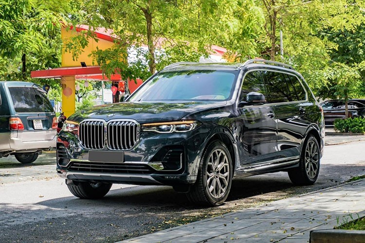 Dai gia Ha Noi dao ban BMW X7 chinh hang chay 2 nam