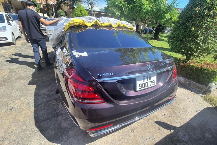 Mercedes-Benz S450 bi tai nan cua dai gia Binh Duong rao ban 2 ty-Hinh-6