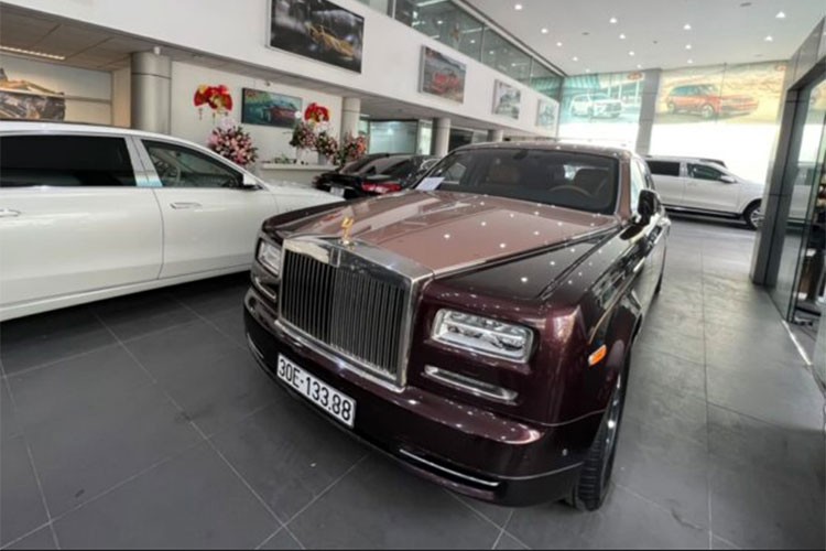 Rolls-Royce Phantom Lua thieng duoc ngan hang giam den 11 ty dong