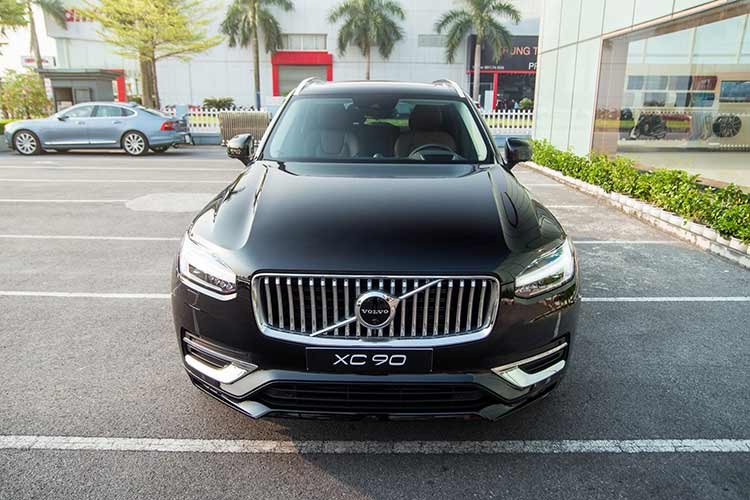 Cac mau xe sang Volvo dang giam gia den hon 300 trieu dong-Hinh-2