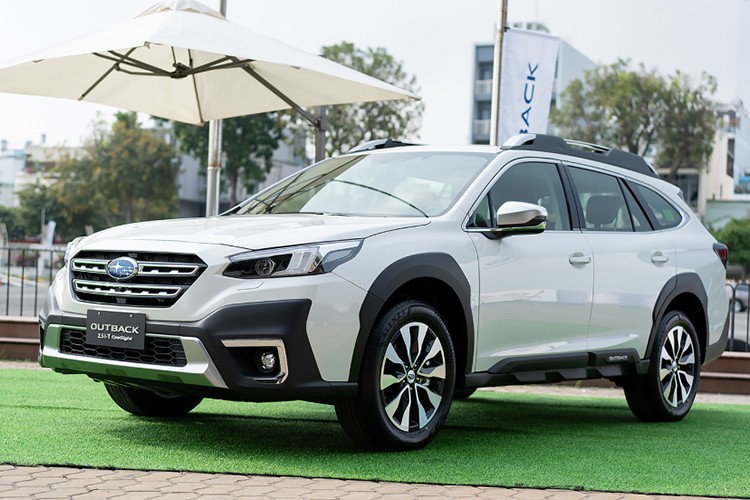 Subaru Outback duoc giam gia toi hon 400 trieu dong