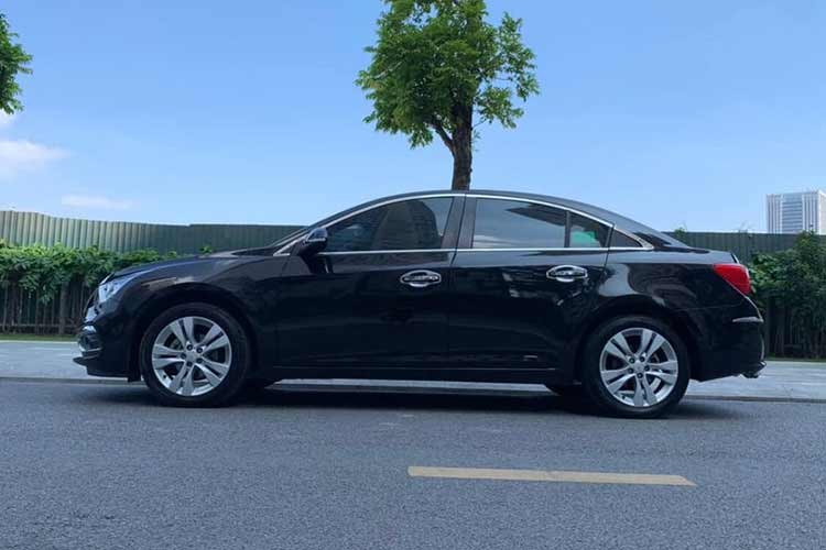 Co nen mua Chevrolet Cruze 2017 gia 300 trieu?-Hinh-2