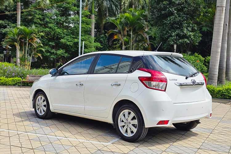 Toyota Yaris doi 2014 co gia hon 300 trieu-Hinh-3