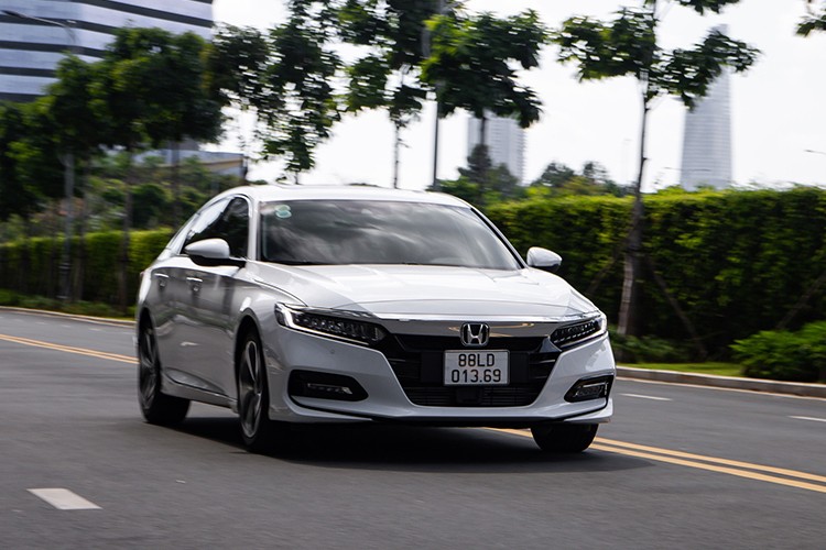 Xe Honda Accord duoc giam gia ky luc 220 trieu dong-Hinh-10