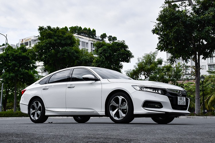 Xe Honda Accord duoc giam gia ky luc 220 trieu dong