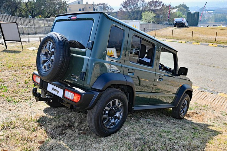 Suzuki Jimny 5 cua tu 681 trieu dong Dong Nam A, co ve Viet Nam?-Hinh-10