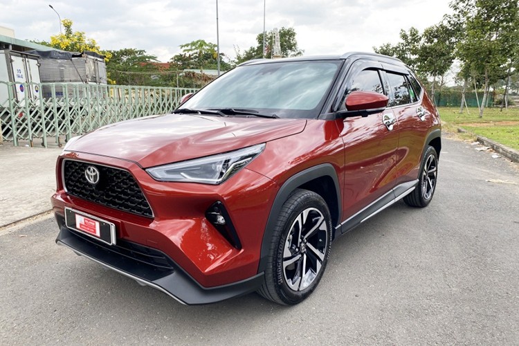 Chu Toyota Yaris Cross 2023 chay luot gan 300km rao ban 720 trieu