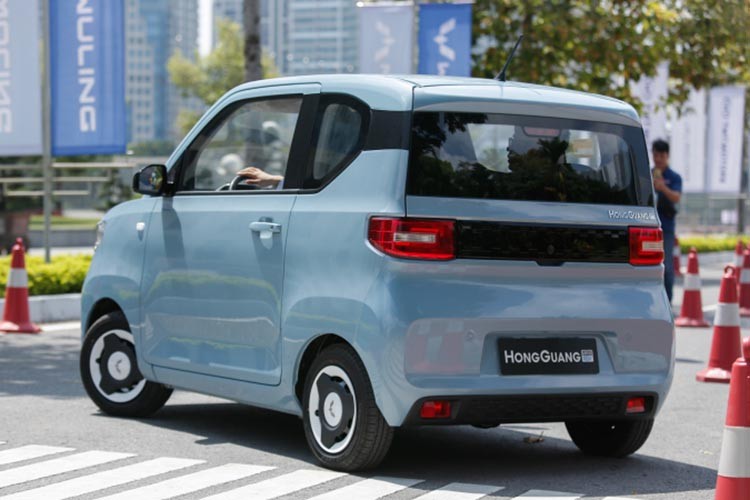 Ban Wuling Mini EV Lv1 120 km chi con 189 trieu dong-Hinh-3