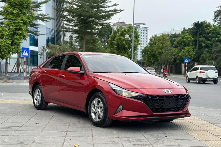 Hyundai Elantra san xuat 2023 duoc dai ly ap ma giam gia 125 trieu