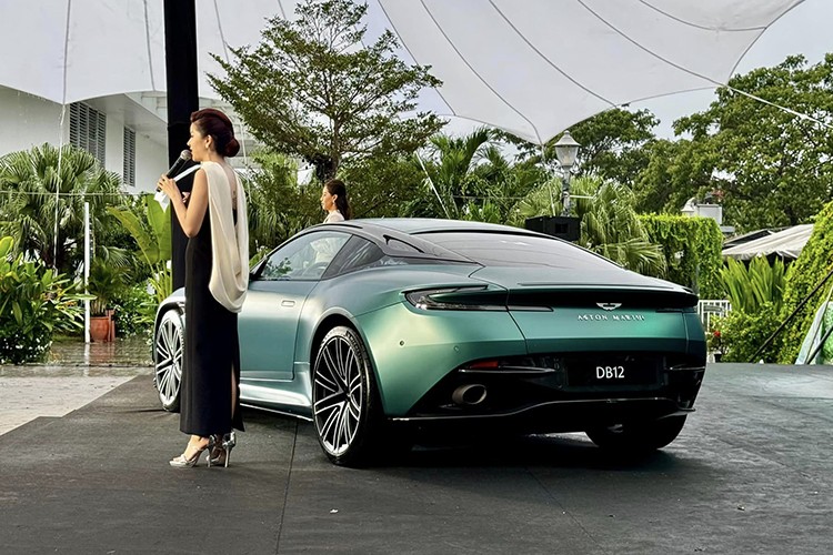 Xem sieu xe Aston Martin DB12 gan 20 ty dong-Hinh-11