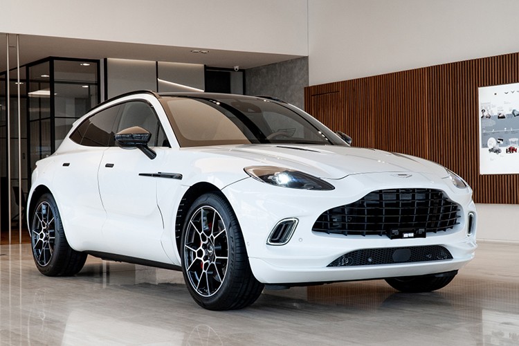 Aston Martin DBX co nguy co dan den hoa hoan