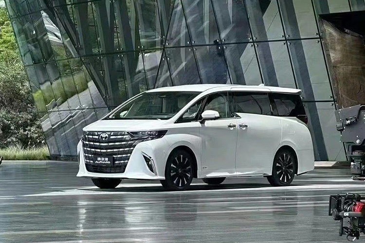 Ra mat Toyota Alphard 2025 ban tiet kiem nhien lieu-Hinh-10